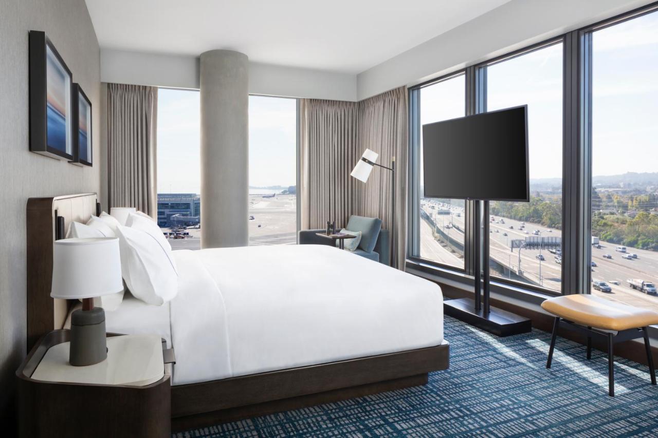 Corner King Suite
