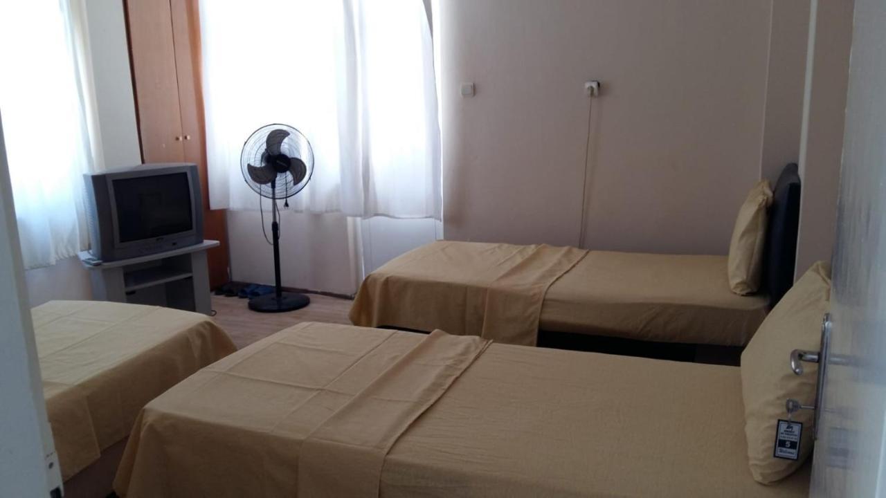 Economy Triple Room with Shared Bathroom