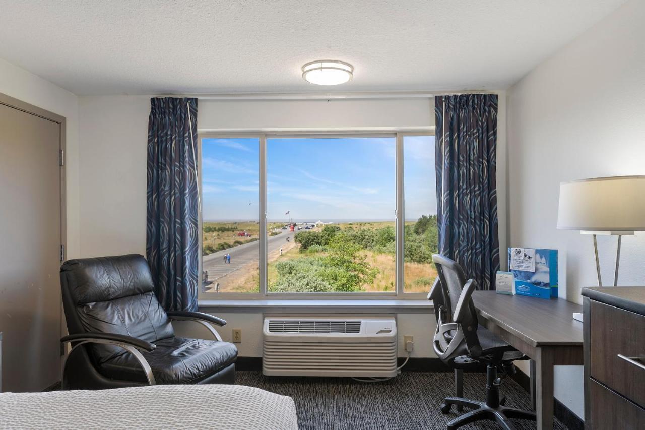 Standard Single King Room with Ocean View