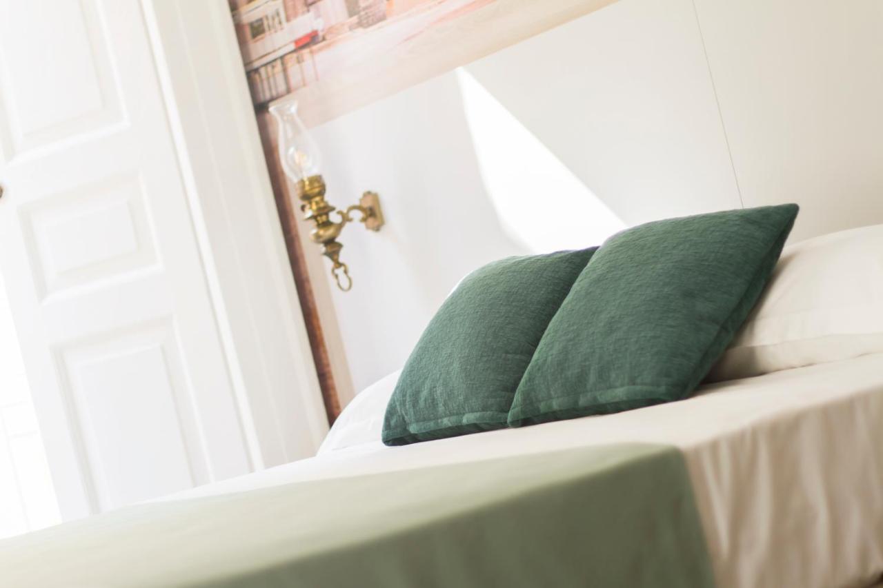 Camera King Deluxe
