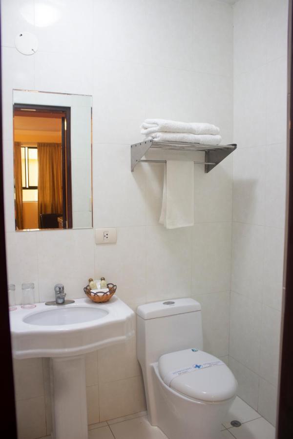 Twin Room,1743401116:JPEG