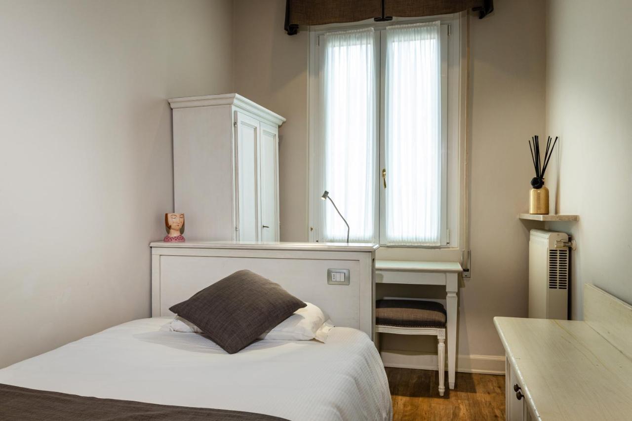 Single Room - Annex,1087749829:JPEG