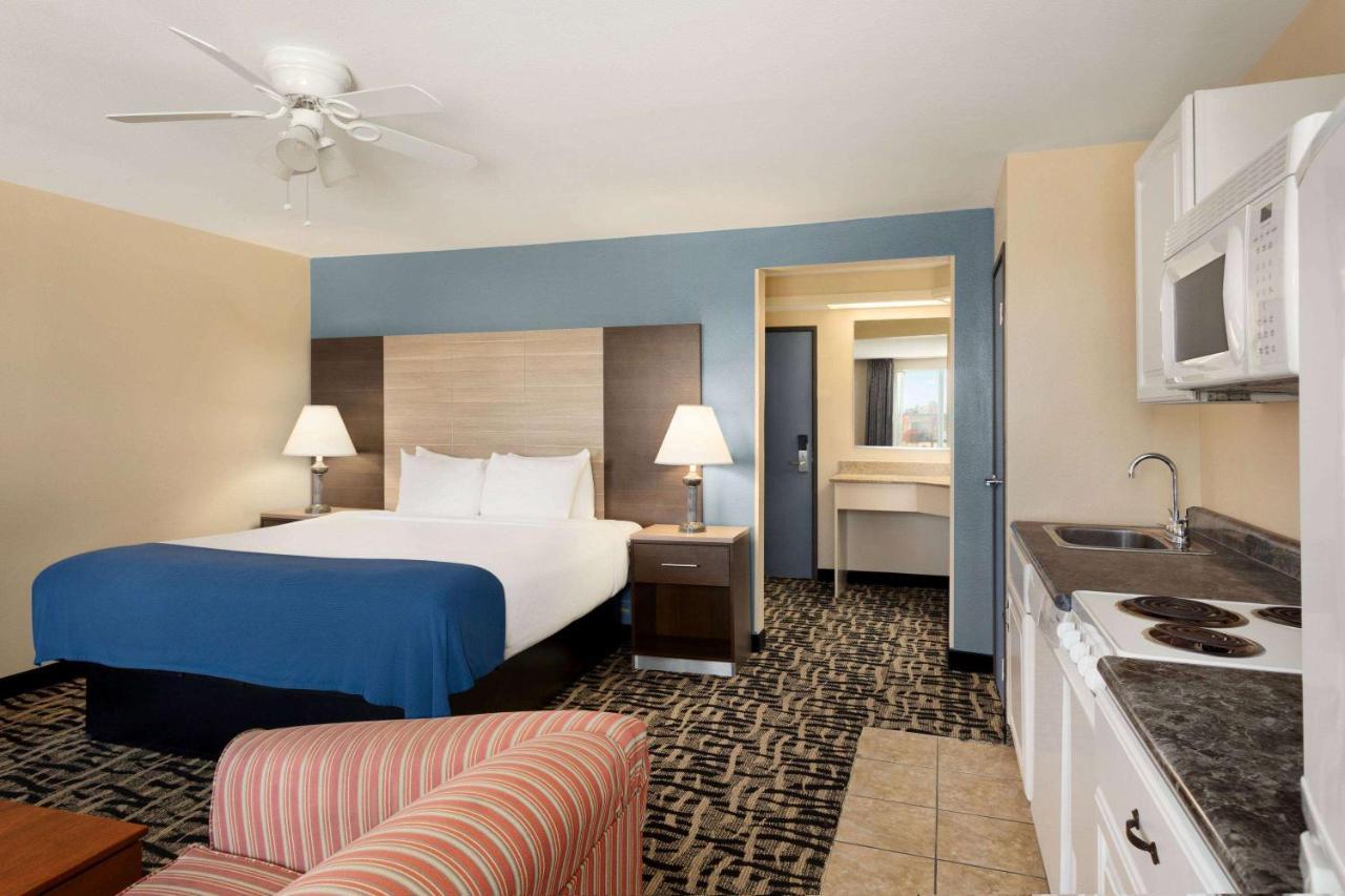 Efficiency King Room - Non-Smoking,1281354502:JPEG