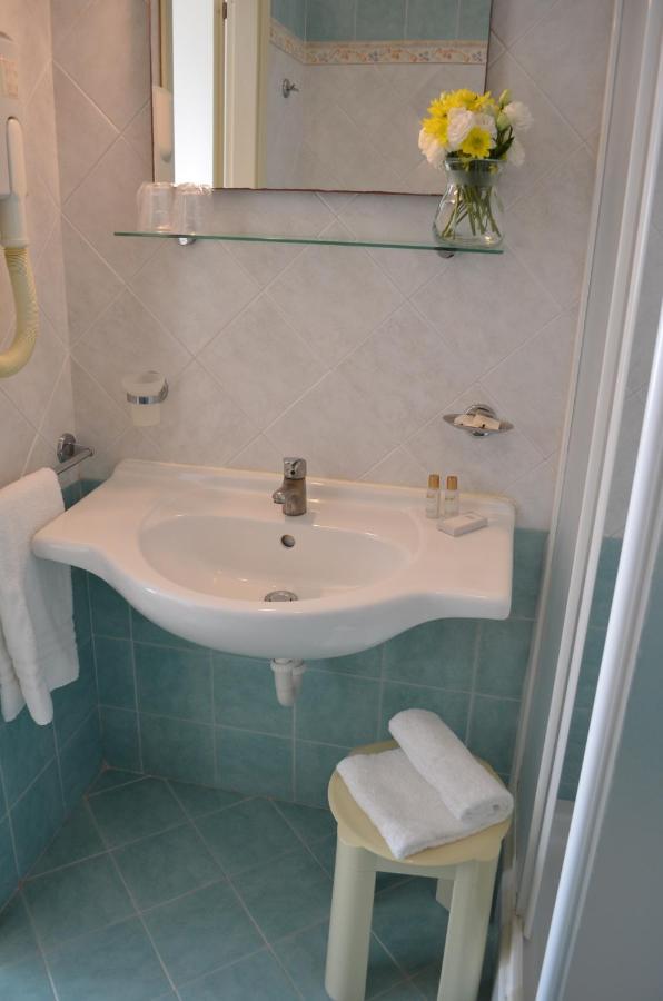 Single Room,1118760837:JPEG