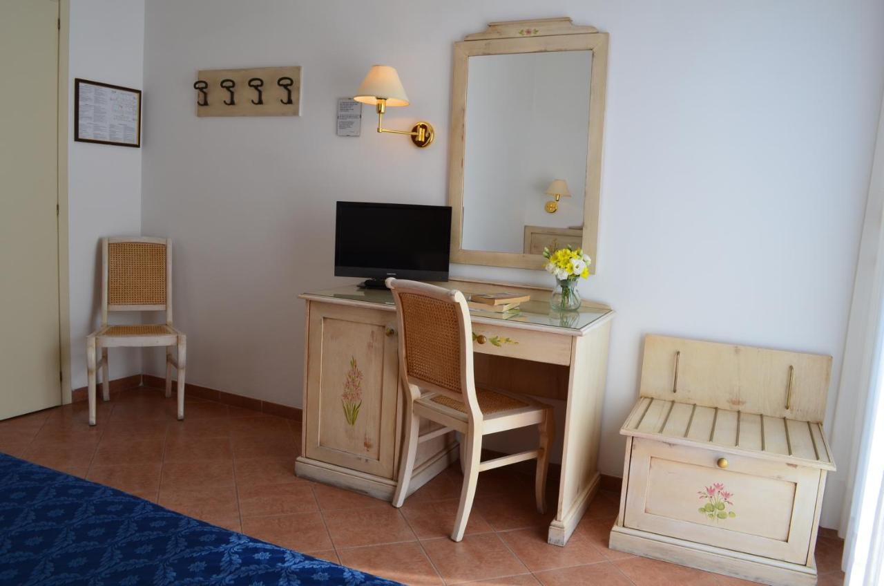 Double or Twin Room,1118760837:JPEG