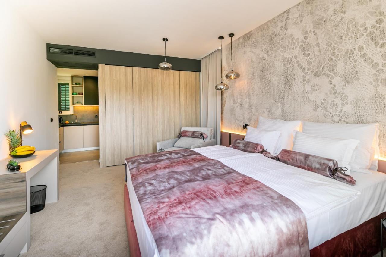 Deluxe Zimmer mit Kingsize-Bett
