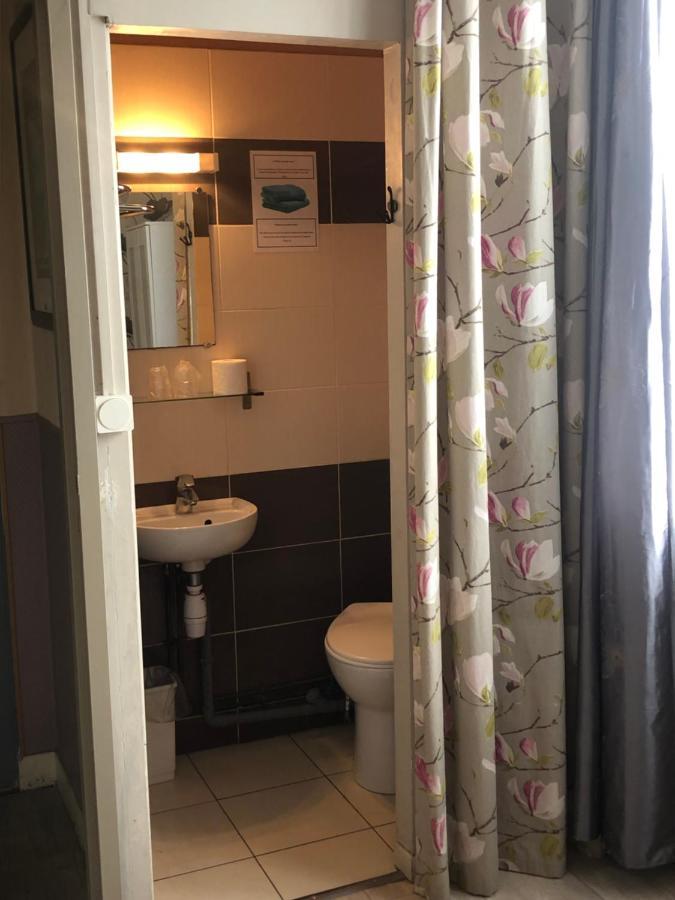Habitación Individual con baño compartido