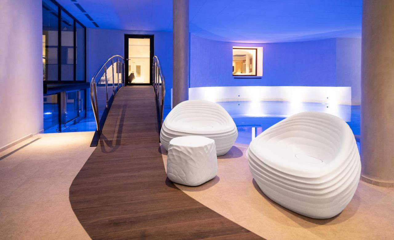 Suite with Terrace and Spa Access