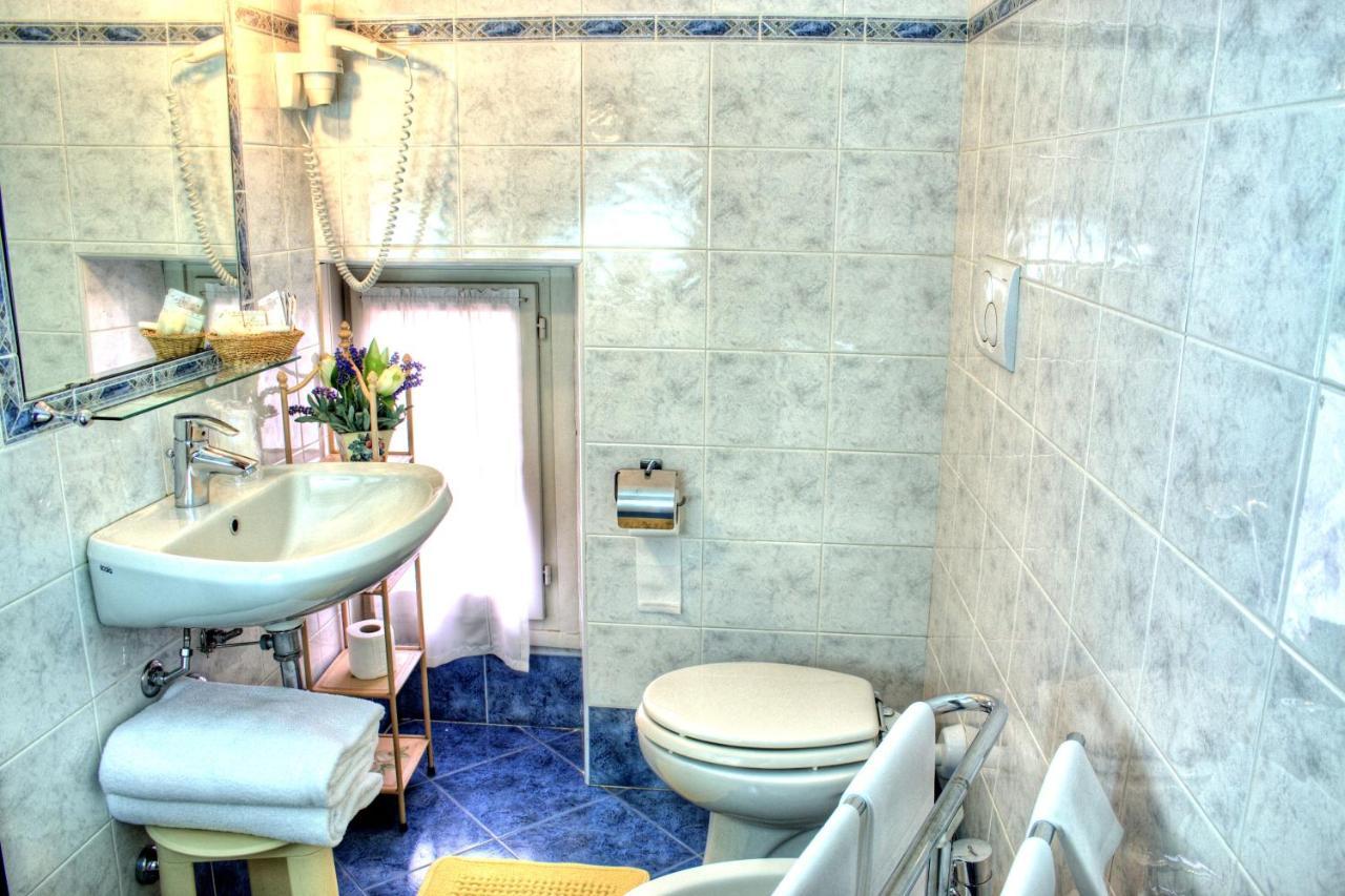 Classic Single Room