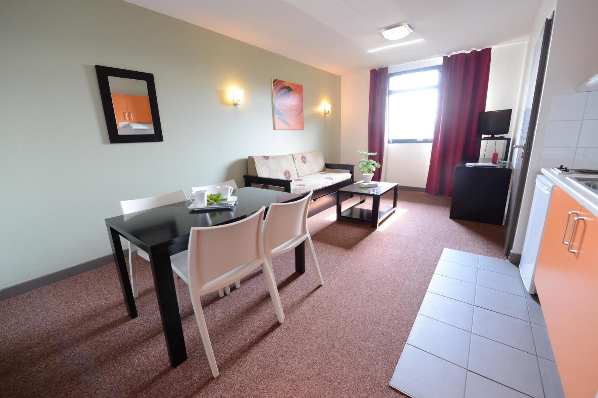 One-Bedroom Apartment,1208548270:JPEG