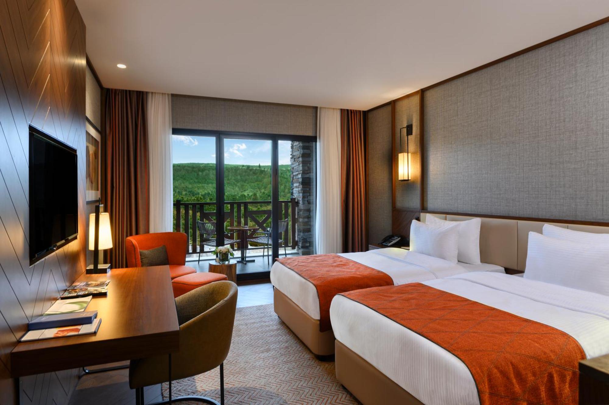 Deluxe Room with  King Size Bed, Forest View,1284093019:JPEG