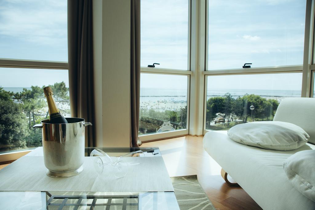 Deluxe Suite with Sea View,846334616:JPEG