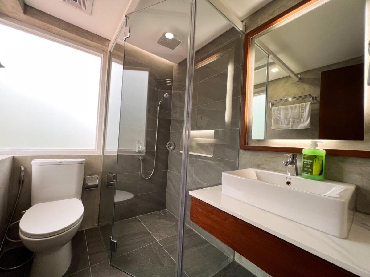 Deluxe Queen Room with Private Balcony