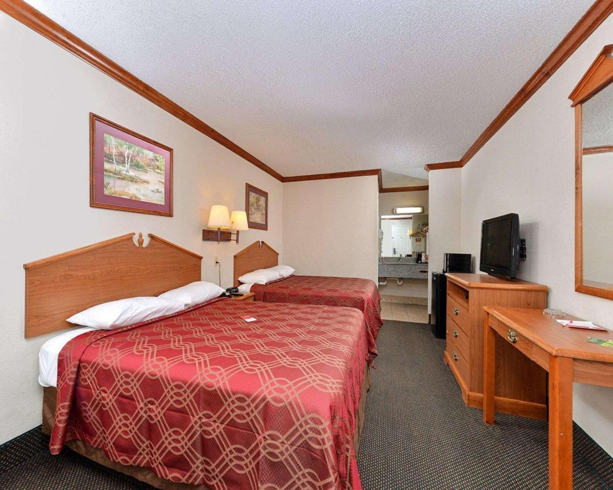 Queen Room with Two Queen Beds - Non-Smoking