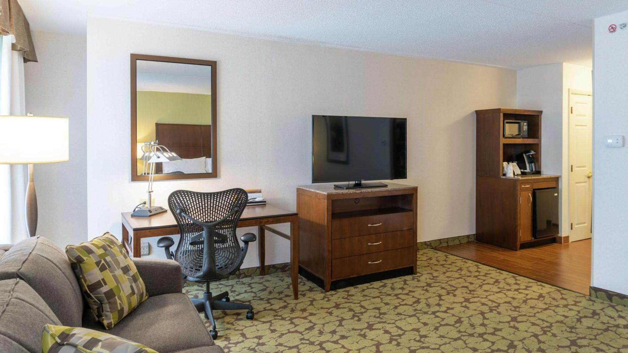 Junior King Suite with Sofa Bed