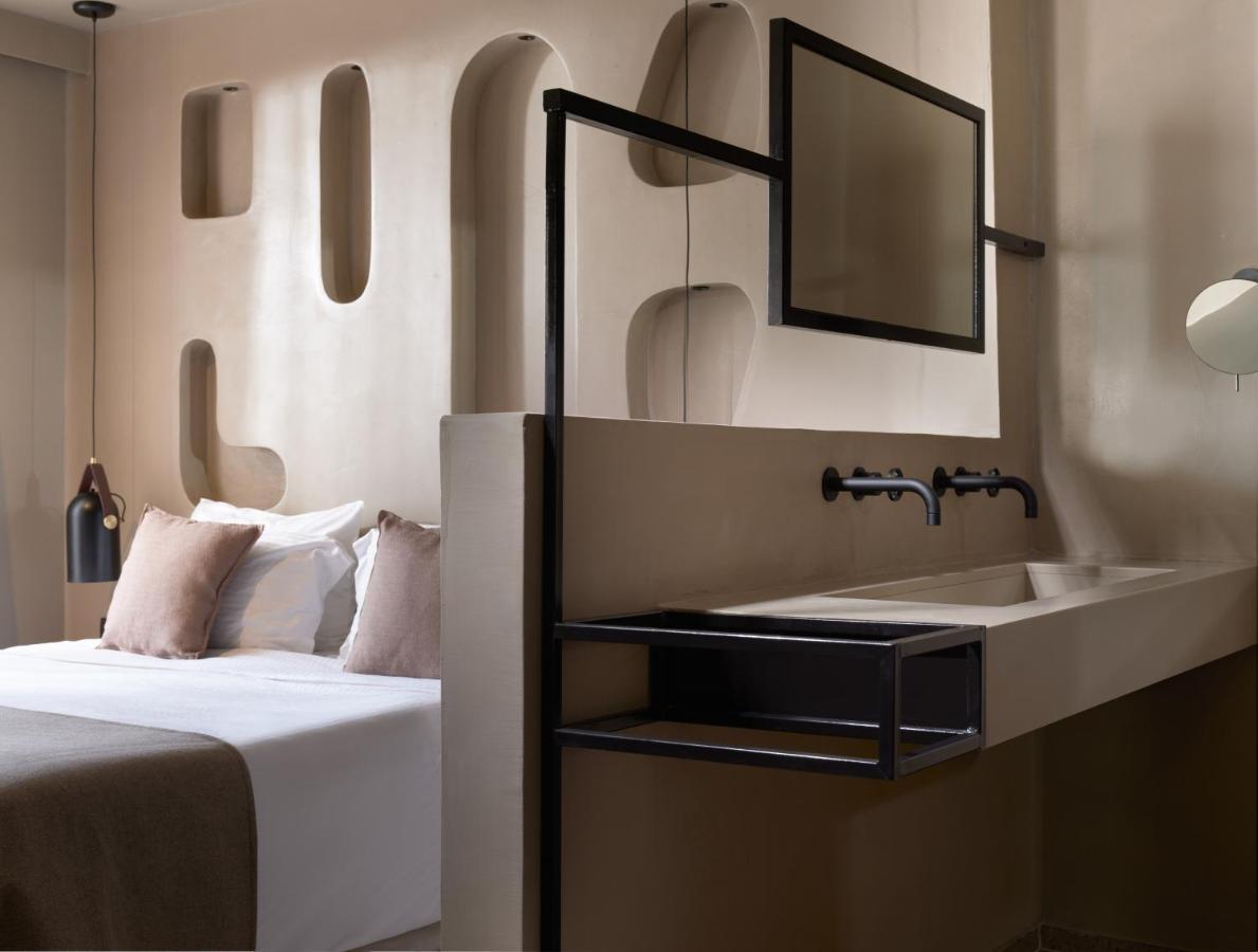 Lifestyle Suite with Mountain View