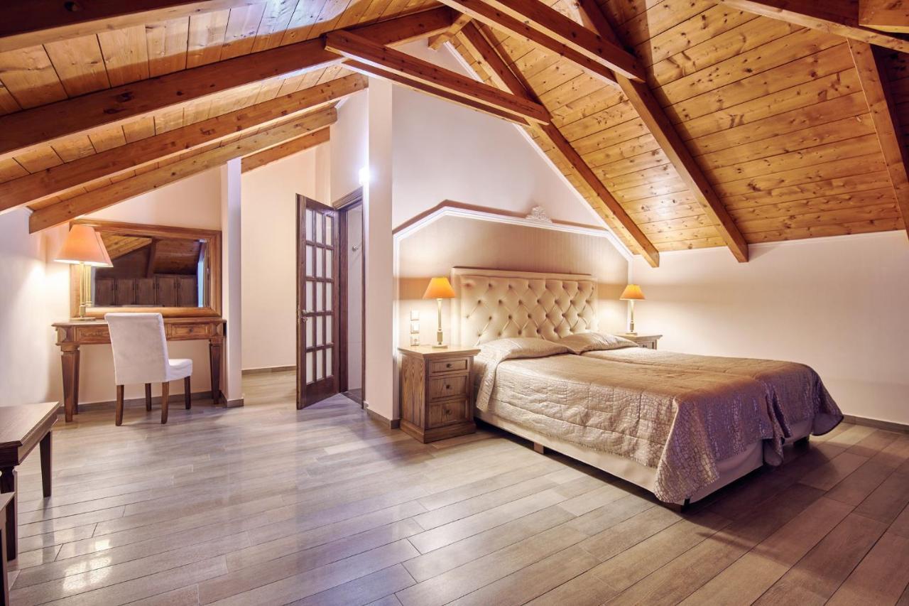 Attic Suite with Pool and Side Sea View,1343909066:JPEG