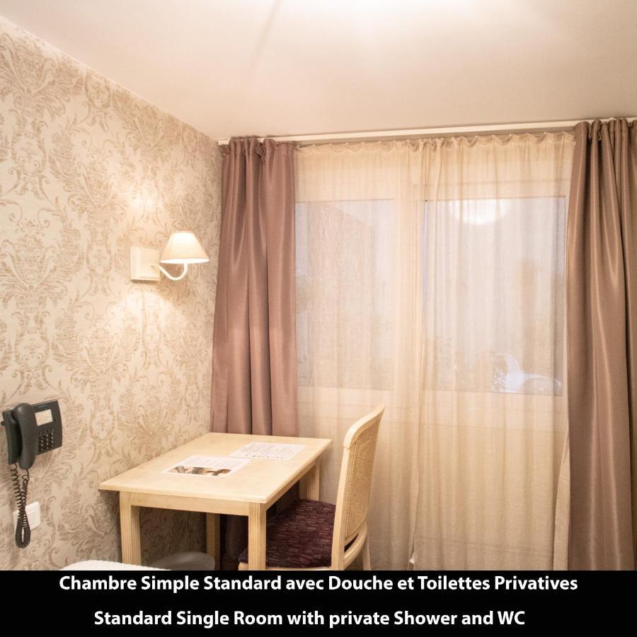 Chambre Simple avec Douche et WC Privatifs