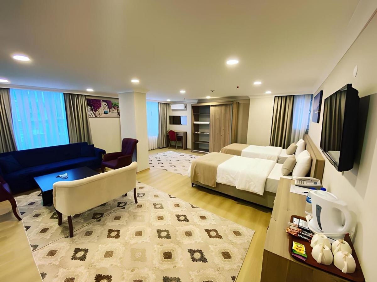 Deluxe Queen Suite