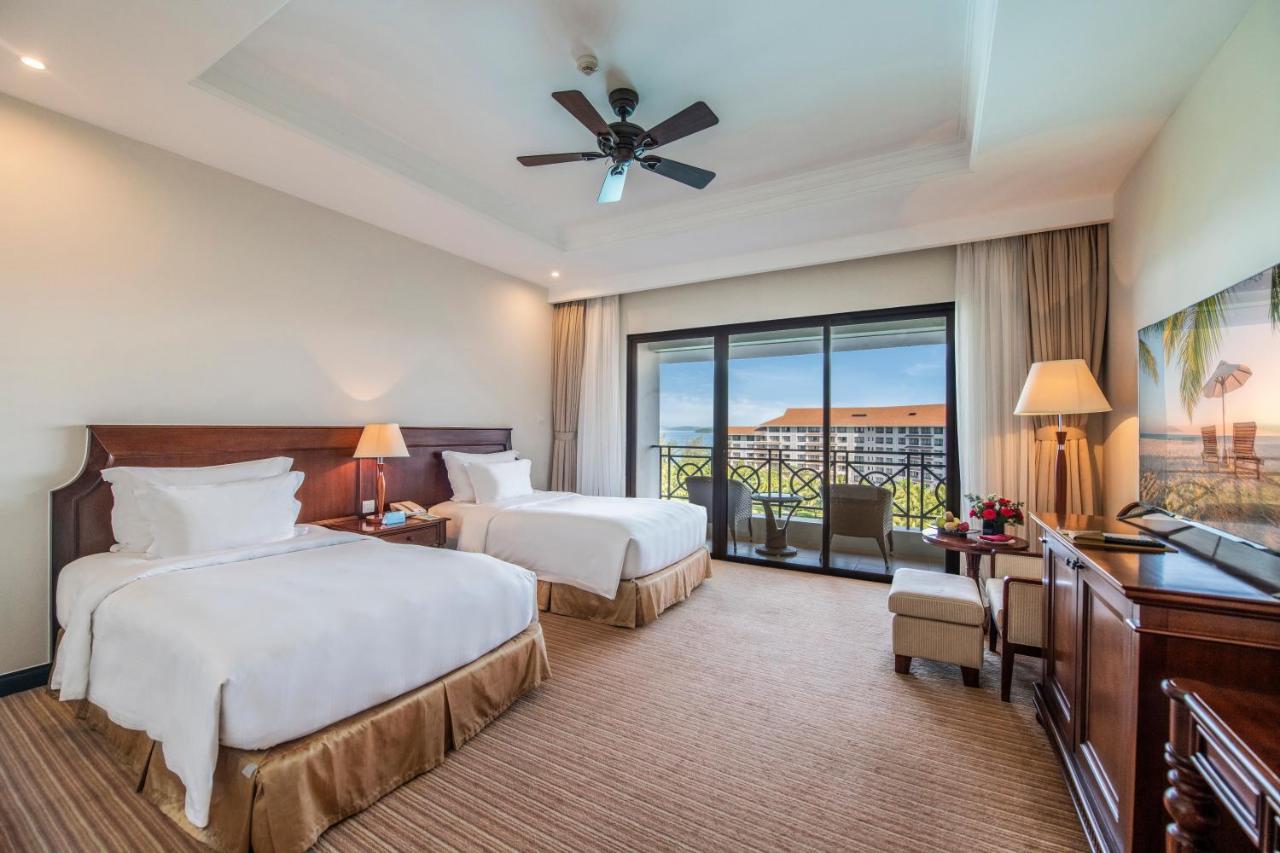 Deluxe Ocean View Twin Bed