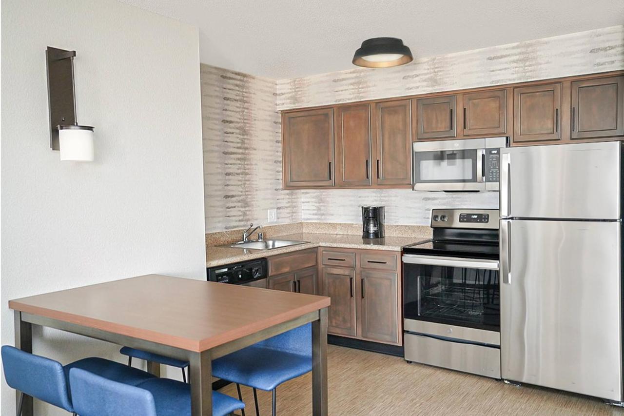 Two-Bedroom Suite,1395387605:JPEG