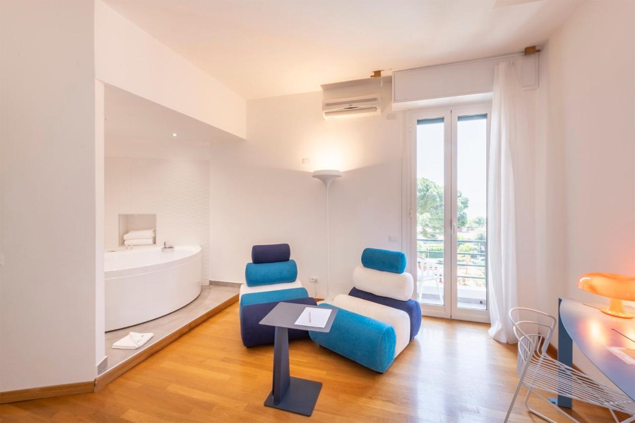 Deluxe Suite mit Whirlpool-Badewanne