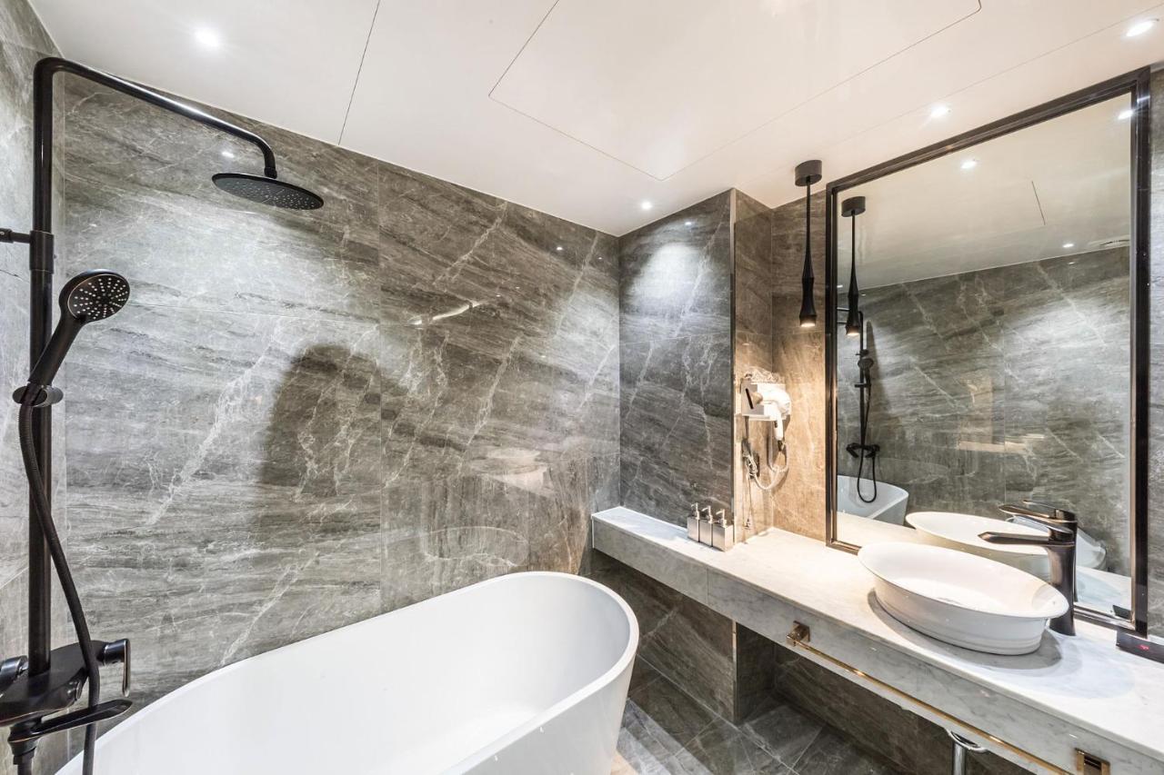Twin Room with Bathroom
