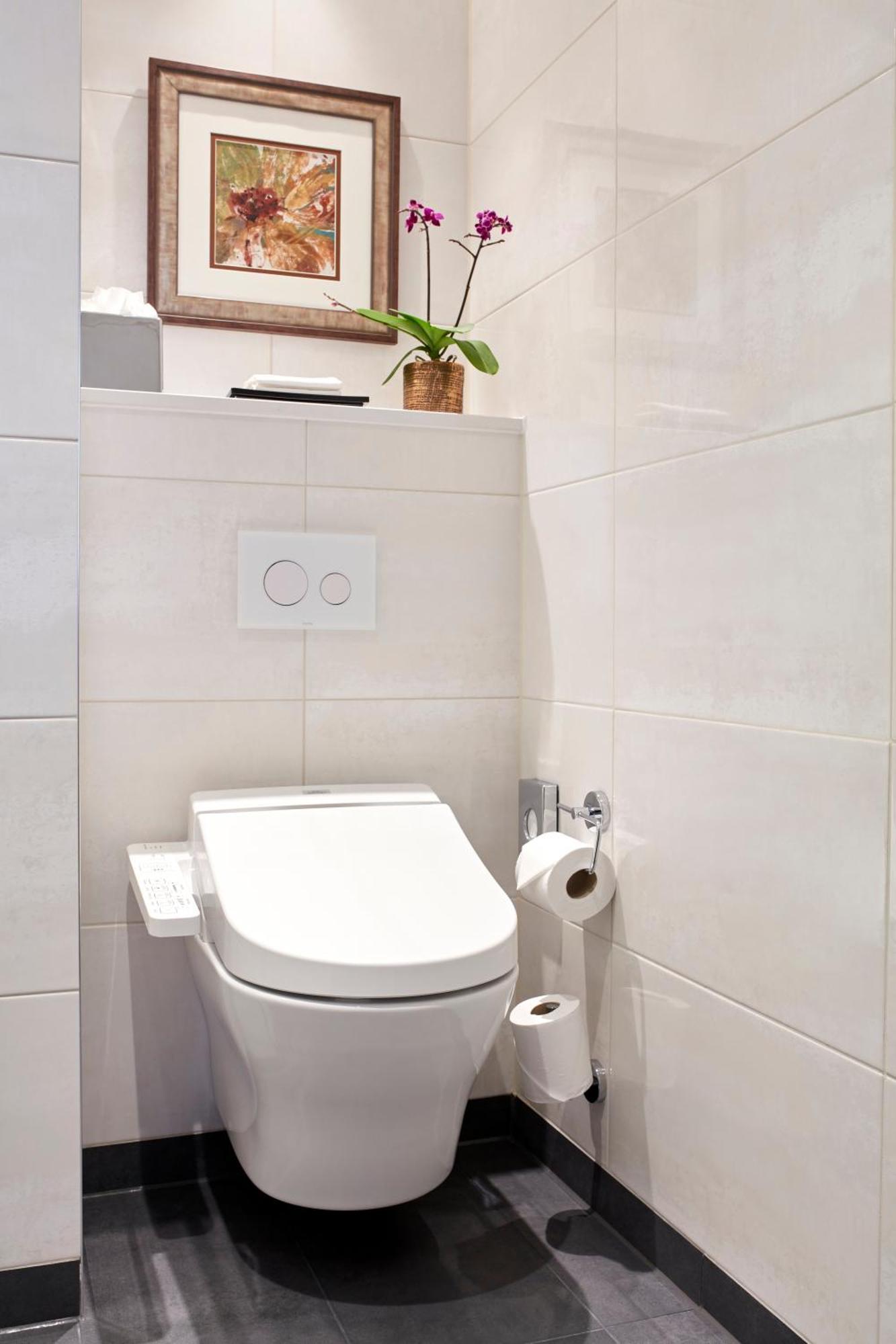 Deluxe King Room with River View - High Floor