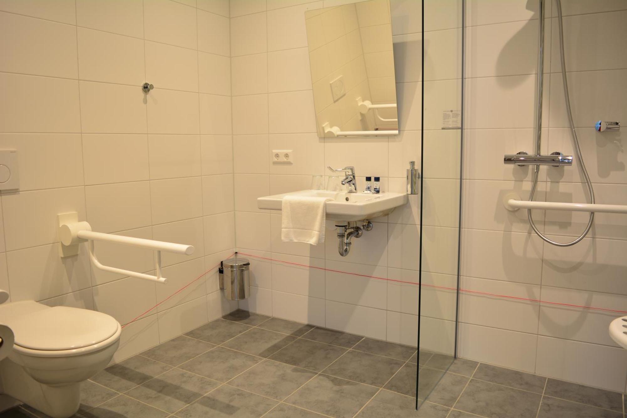 Chambre Double - Accessible aux Personnes à Mobilité Réduite