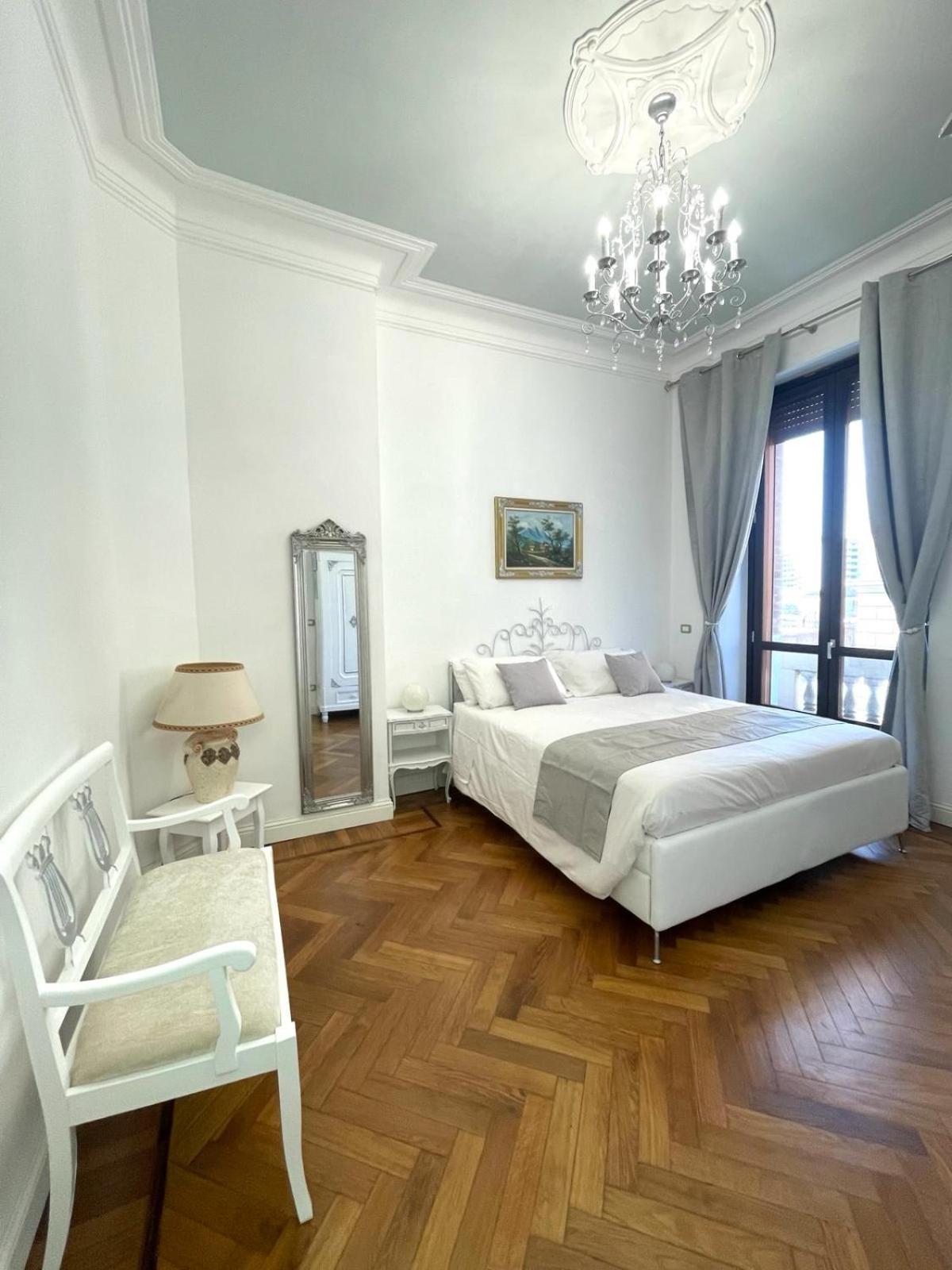 Chambre Lit King-Size avec Balcon