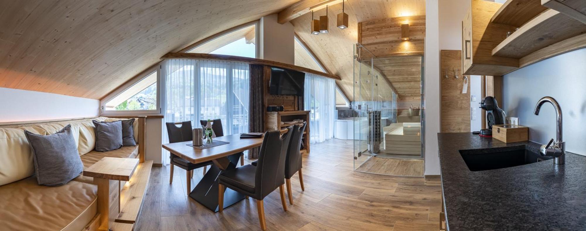 Suite mit Whirlpool und Sauna