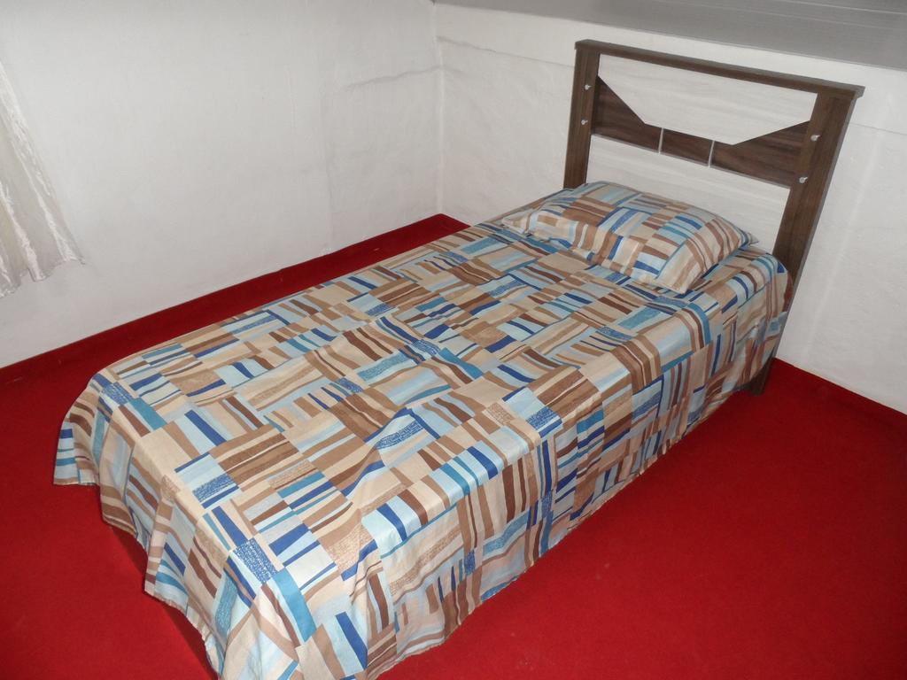 Standard Single Room with Shared Bathroom,158597748:JPEG