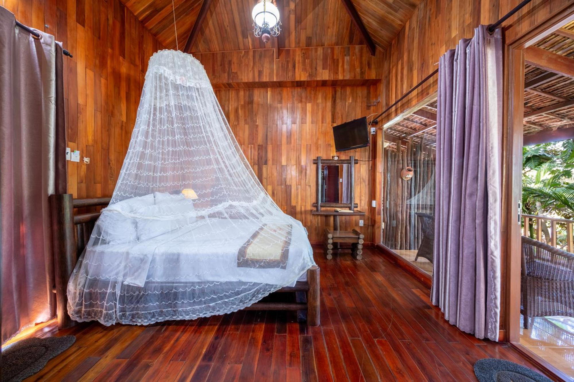 Bungalow with Garden View,1534154656:JPEG