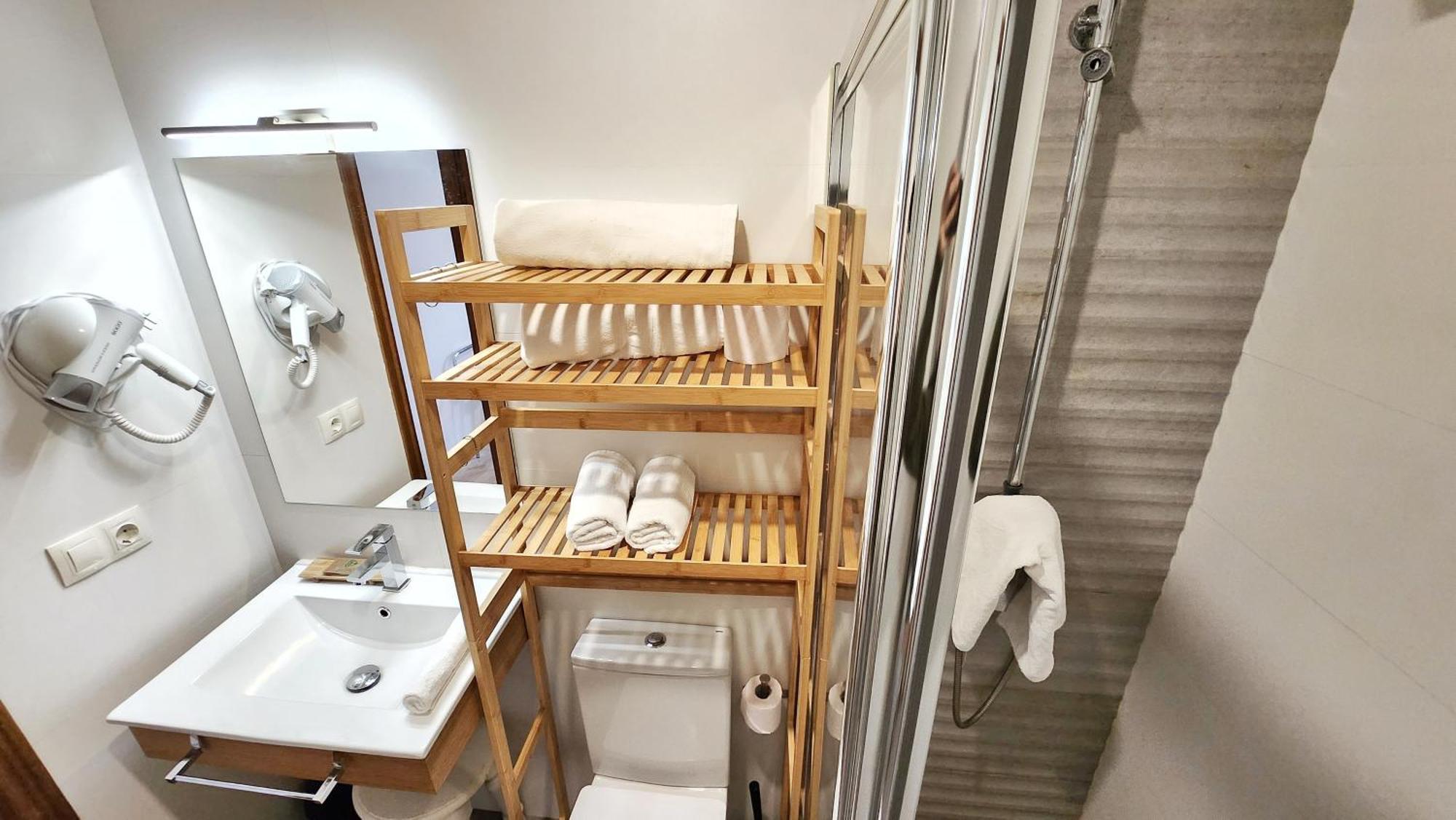 Triple Room with Private Bathroom,1536786463:JPEG