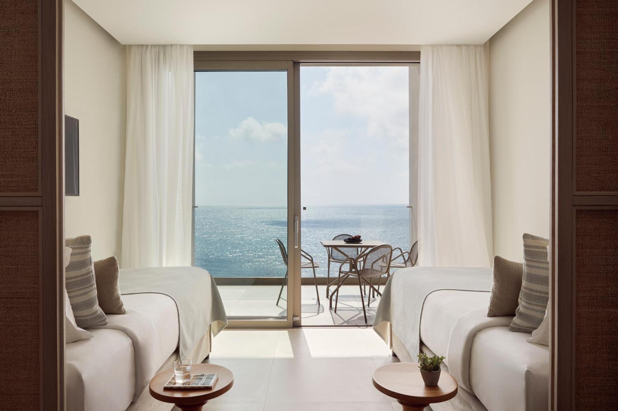 Family Room Sliding Door Sea View,1543001953:JPEG