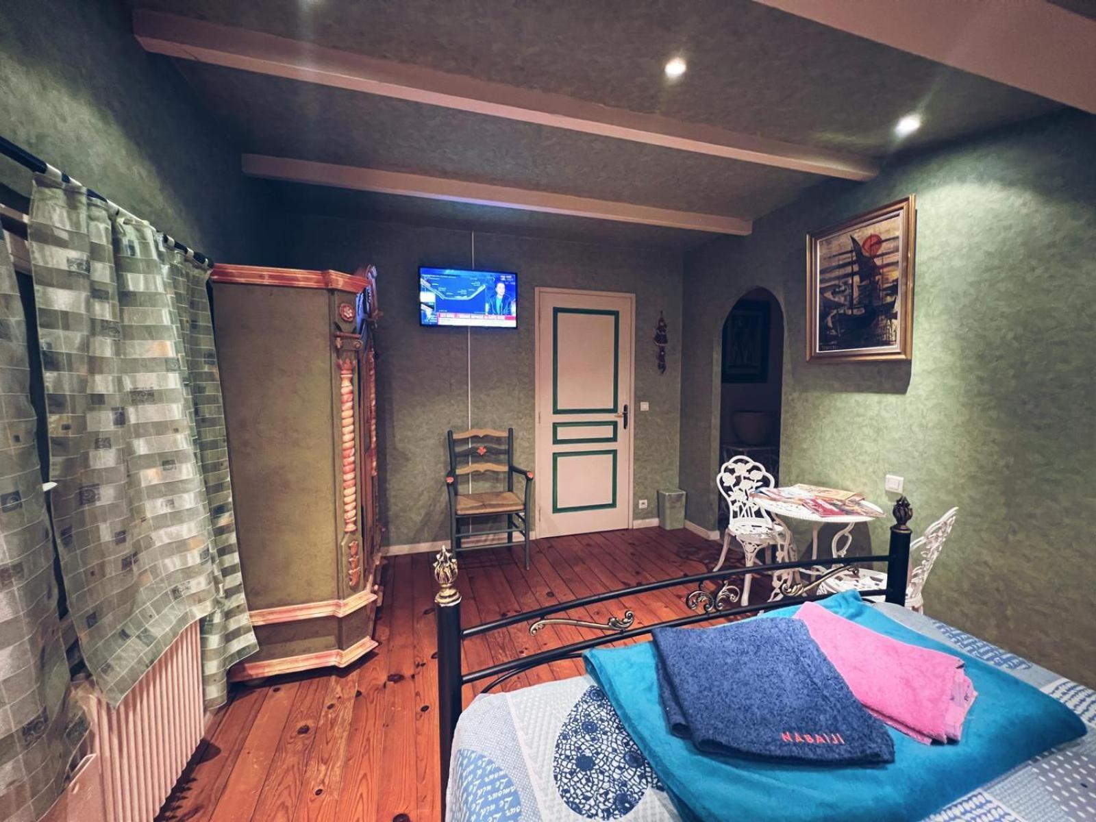 Large Double Room
