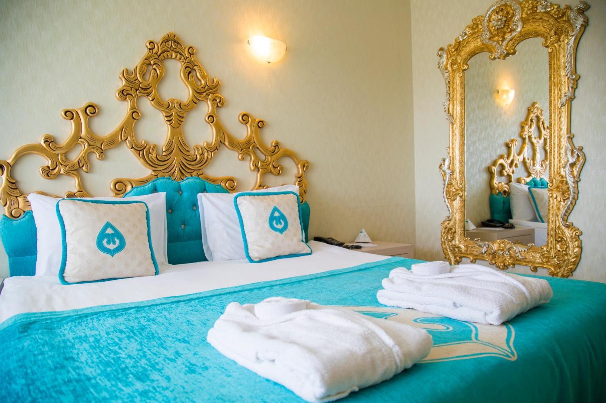Deluxe Suite with Sea View,1546755085:JPEG