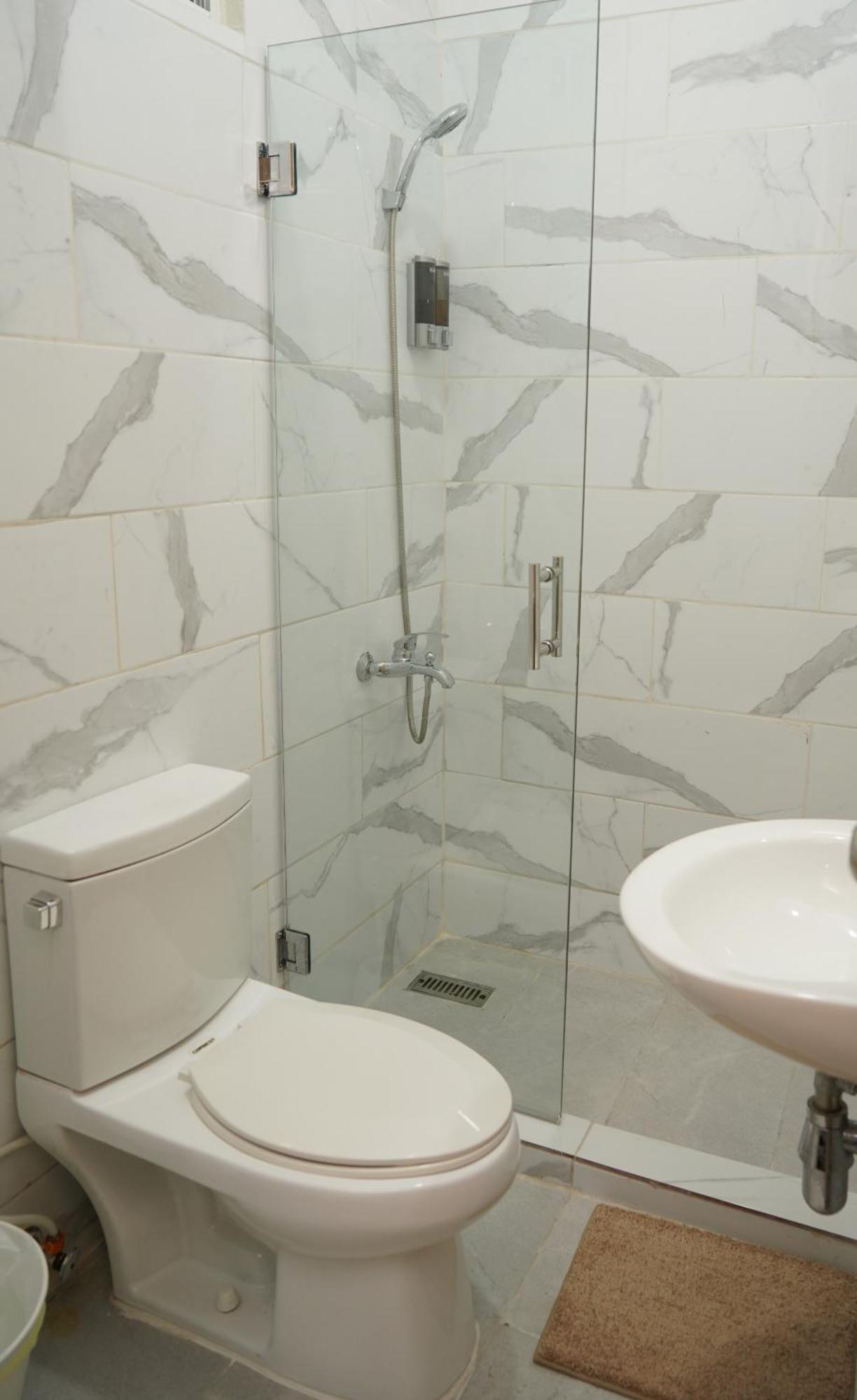 Habitación con cama grande