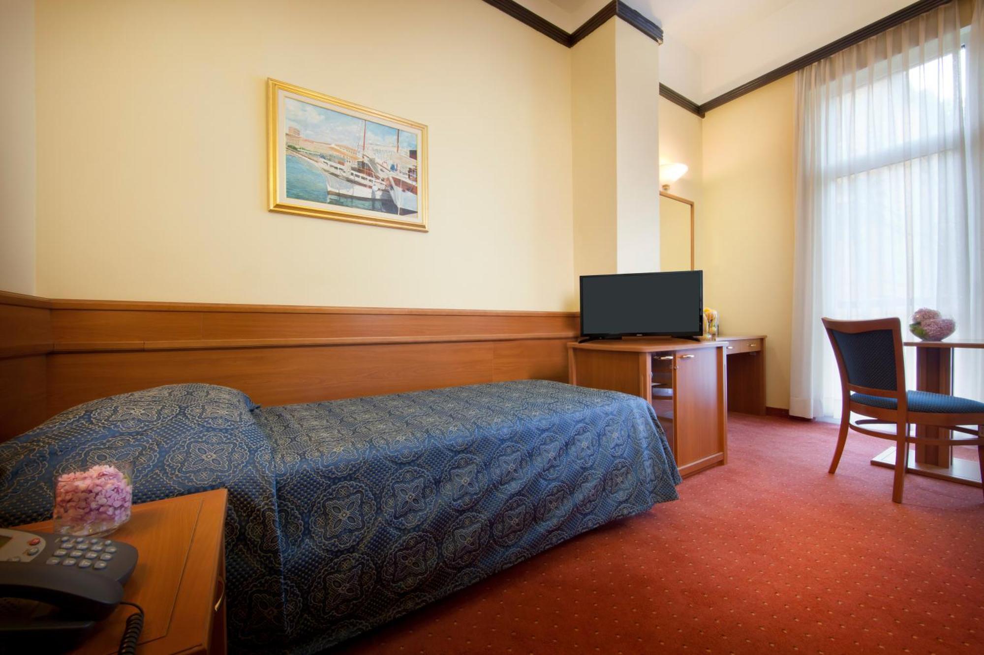 Single Room,1435925170:JPEG