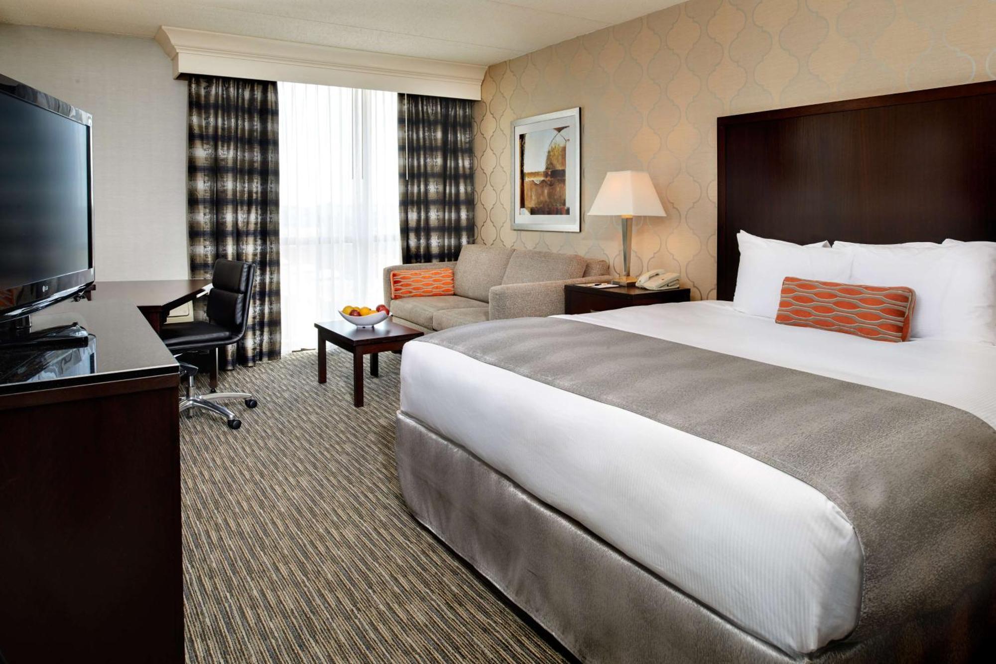 King Room with Roll-In Shower - Mobility Access/Non-Smoking,1551450658:JPEG