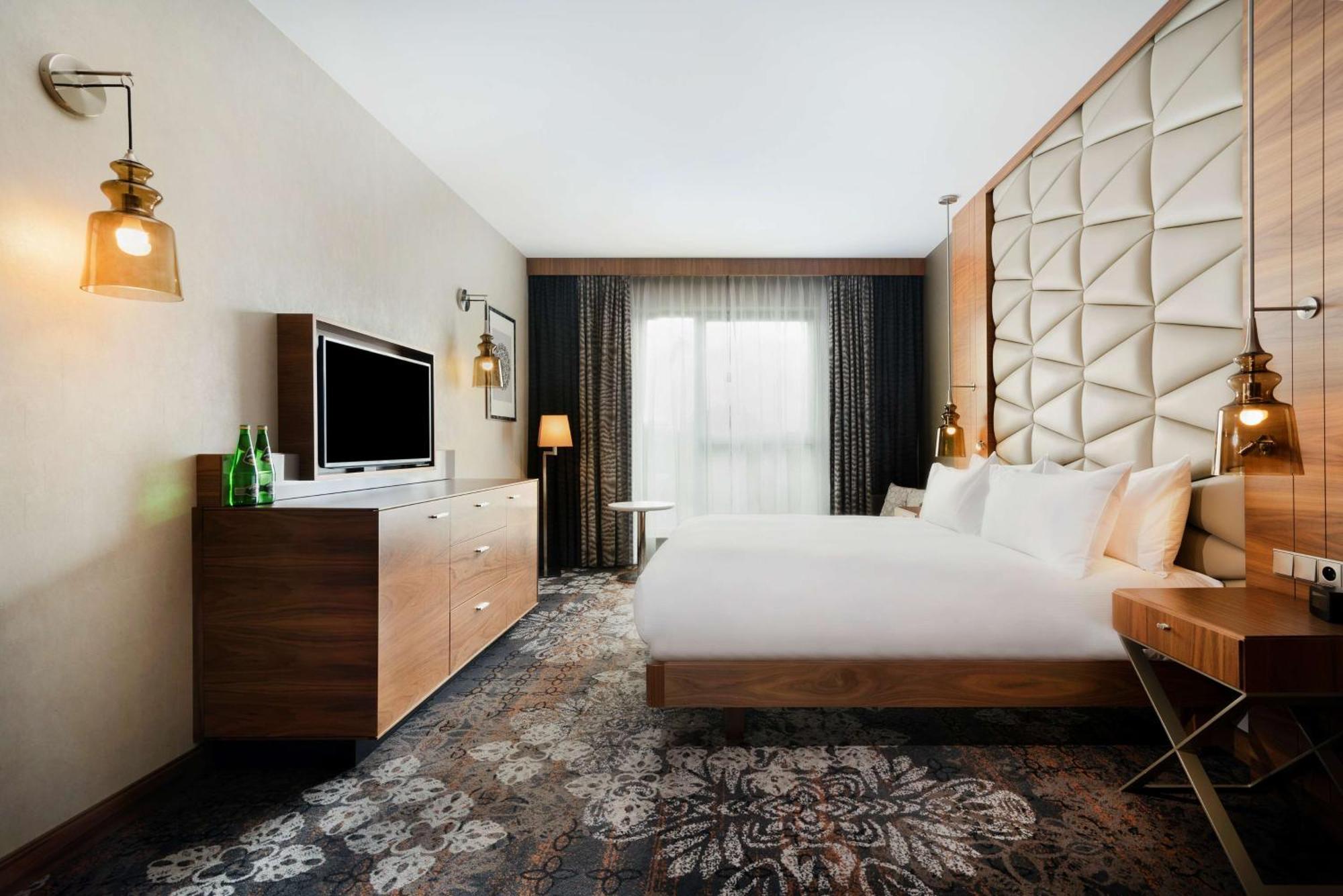 One-Bedroom King Suite