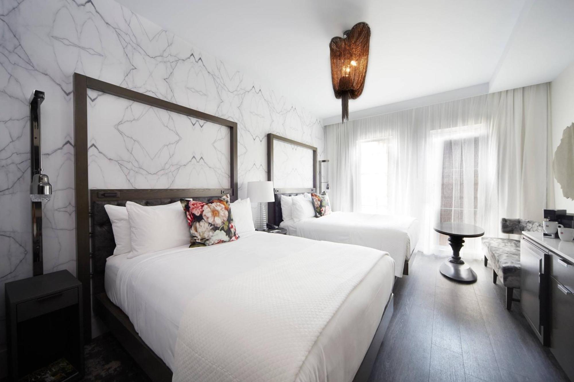 Standaard Kamer met 2 Queensize Bedden