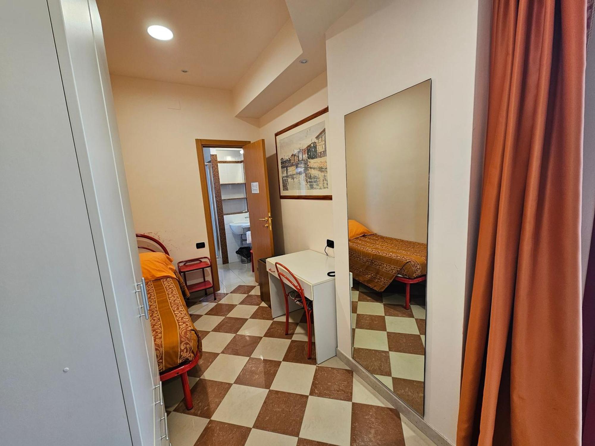 Single Room,1580201471:JPEG
