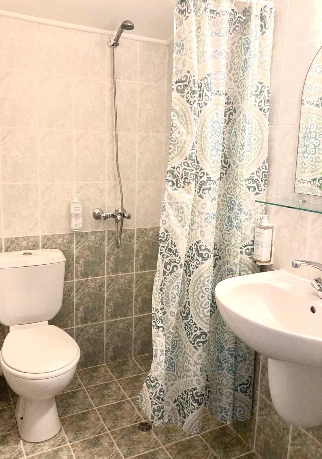 Small Twin Room,1575003575:JPEG