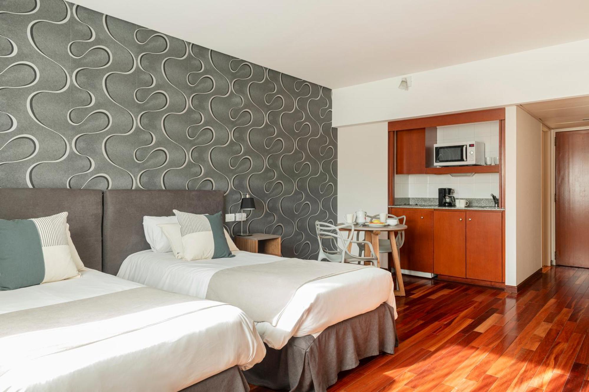 Standard Twin Room,1440739339:JPEG