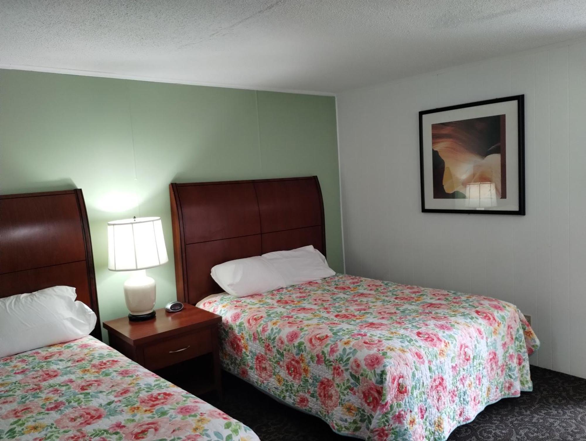 Deluxe Queen Room
