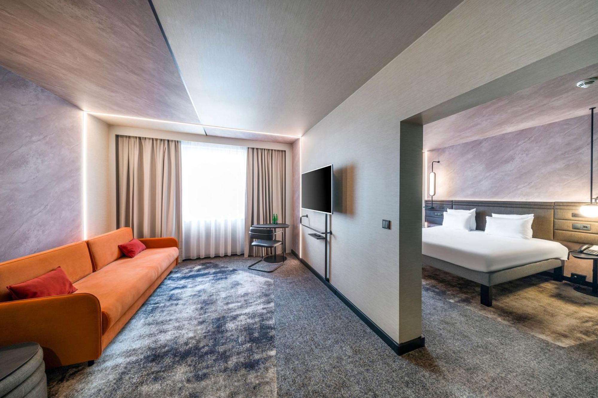 Executive Suite with Double Bed and Sofa Bed,1716983317:JPEG