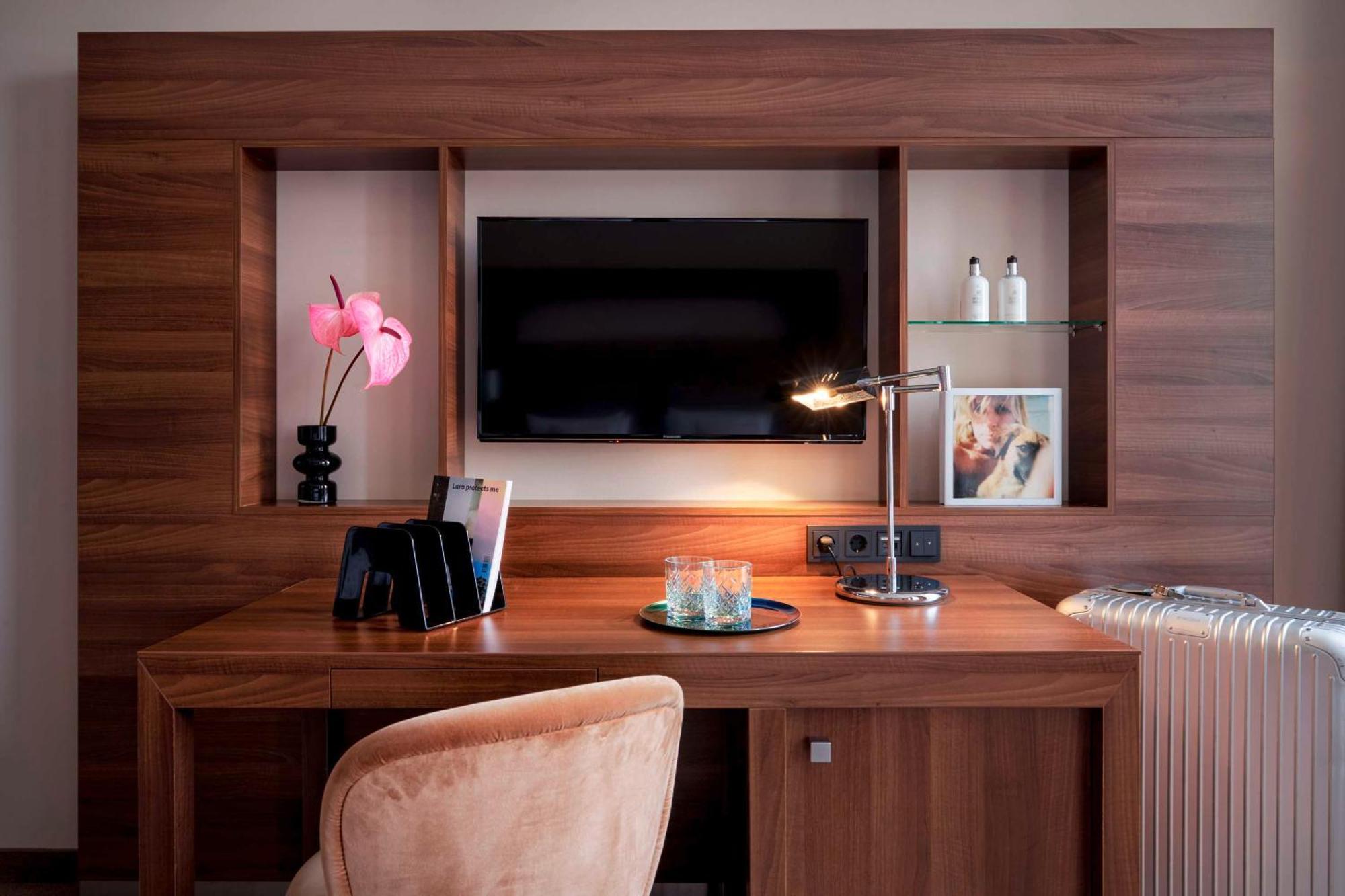 Superior Plus King Room