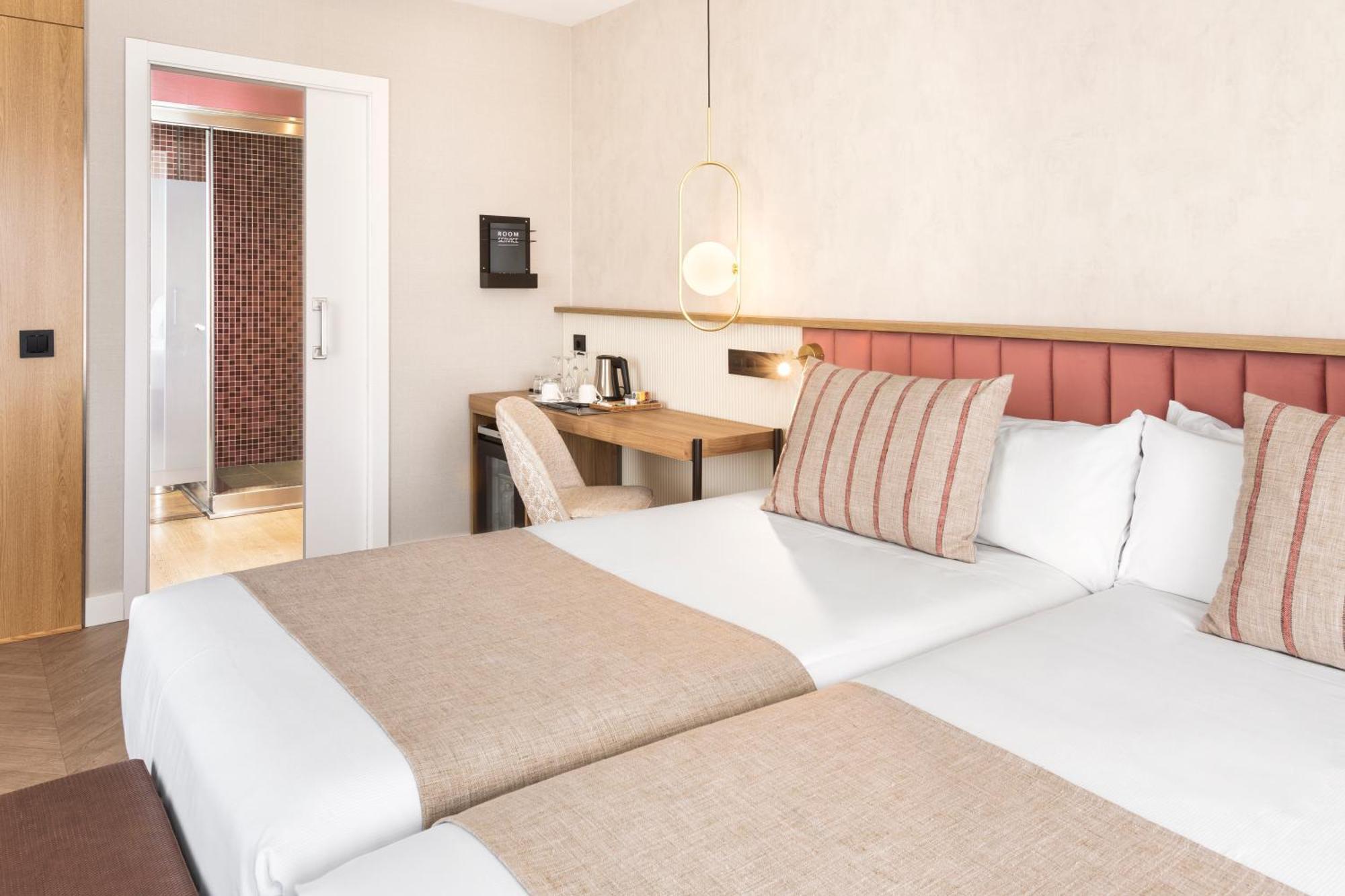 Doppelzimmer mit Eckterrasse und Aussicht