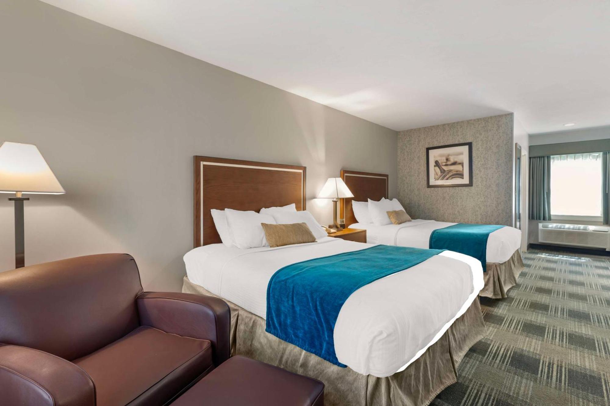 Queen Suite with Two Queen Beds - Non-Smoking